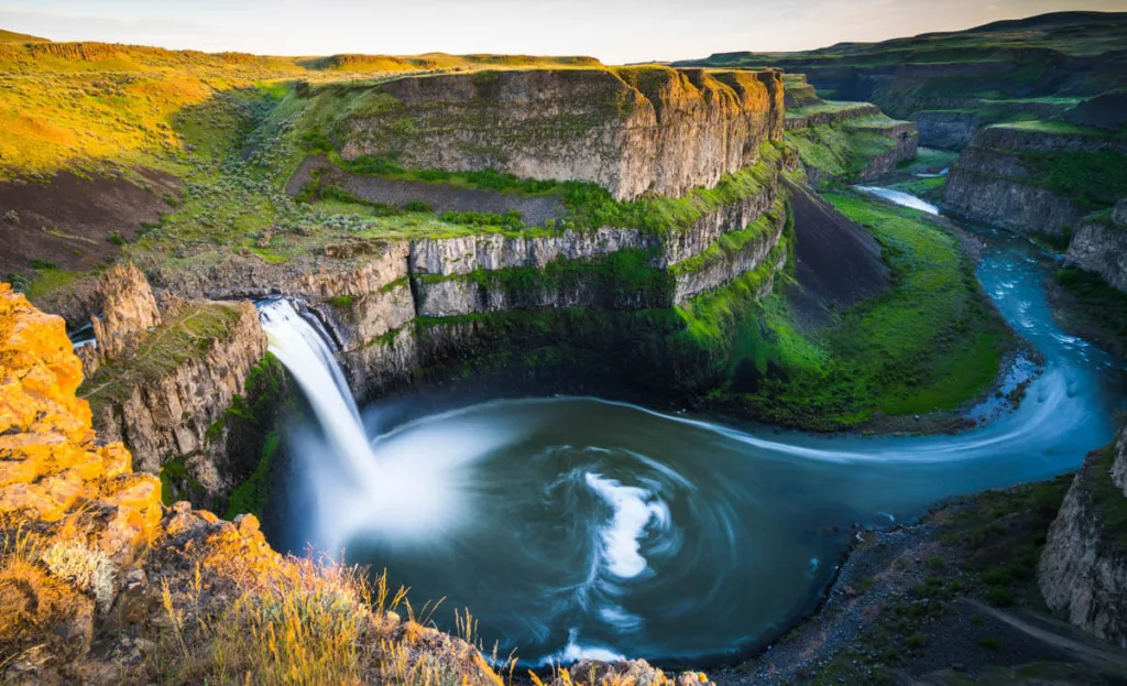 beautiful view of Palouse Falls State Park- Trees in Washington State