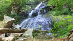picture of water falls at the great Smokey mountain