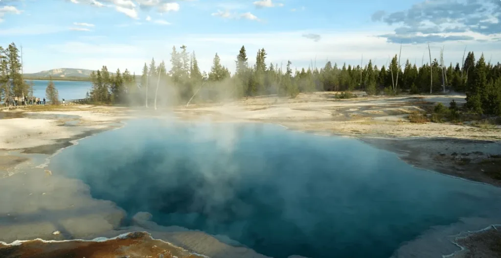 pic of West Thumb Geyser Basin at Yellowstone National Park