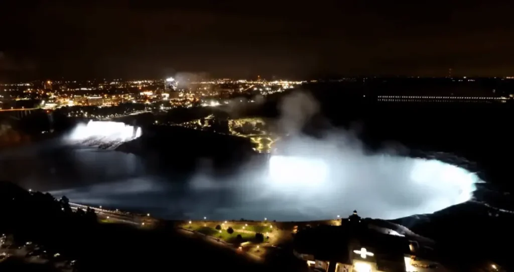 night view white colors of Niagara Falls 