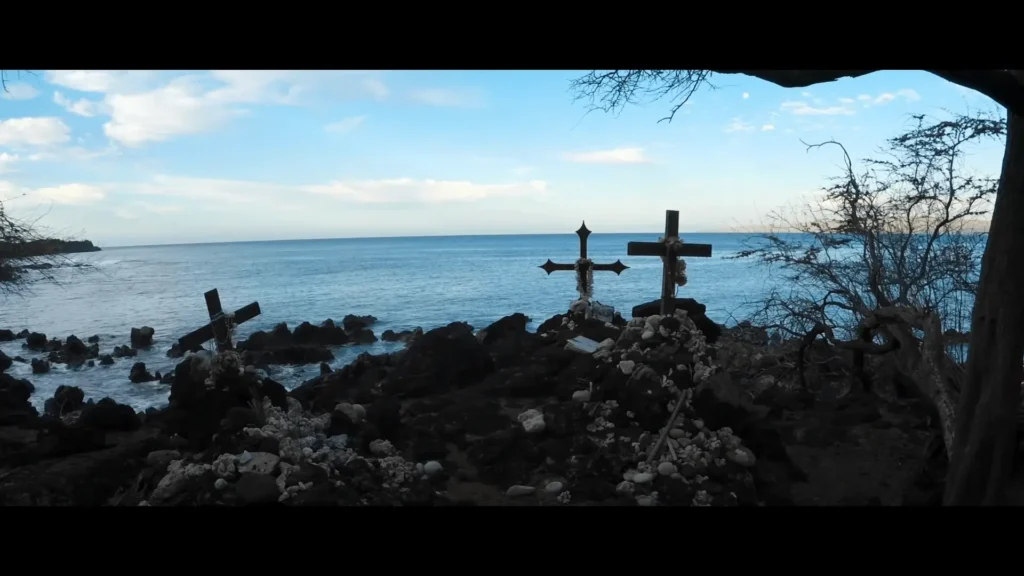 La Perouse Bay: A Complete Guide to Maui's Southern Paradise 4 amazing view of sea and cross at La Perouse bay HOAPILI TRAIL