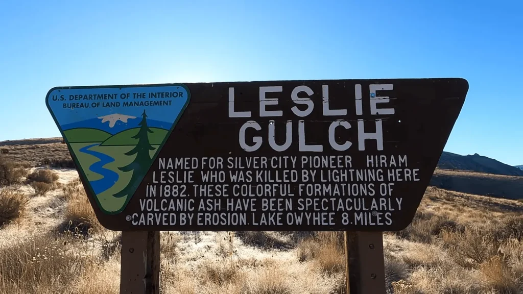 Leslie Gulch: All You Need to Know About This Oregon Gem (Hiking, Camping, History) 2 Sign board of Leslie Gulch at Leslie Gulch