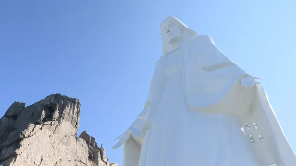 image of statue of Lady of the Rockies, things to do in butte Montana