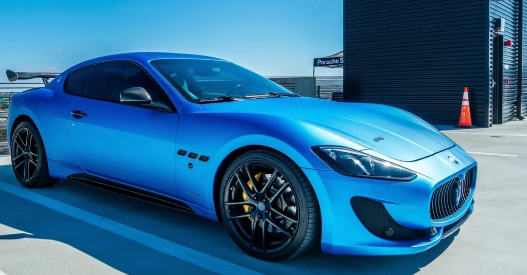 car insurance in Florida, pic of Blue Car