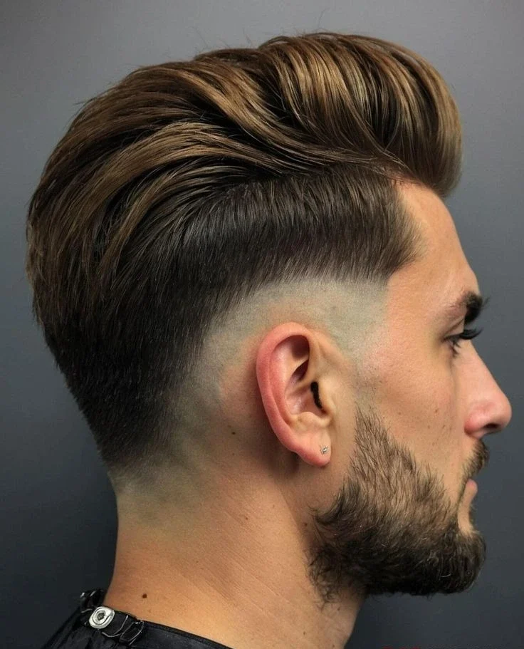 10 Low Taper Fade Fluffy Hair Cuts:Ultimate Guide 2025 14 Along side low taper fade e1738037313434