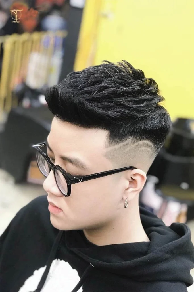 image of Messy Short Quiff Haircut, men's haircut