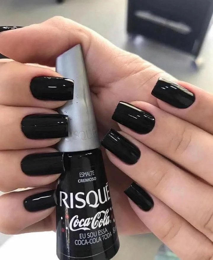Black Nail Designs: The Ultimate Guide to Creating Bold, Elegant & Timeless Manicures That Suit Every Style 2 Black nail designs